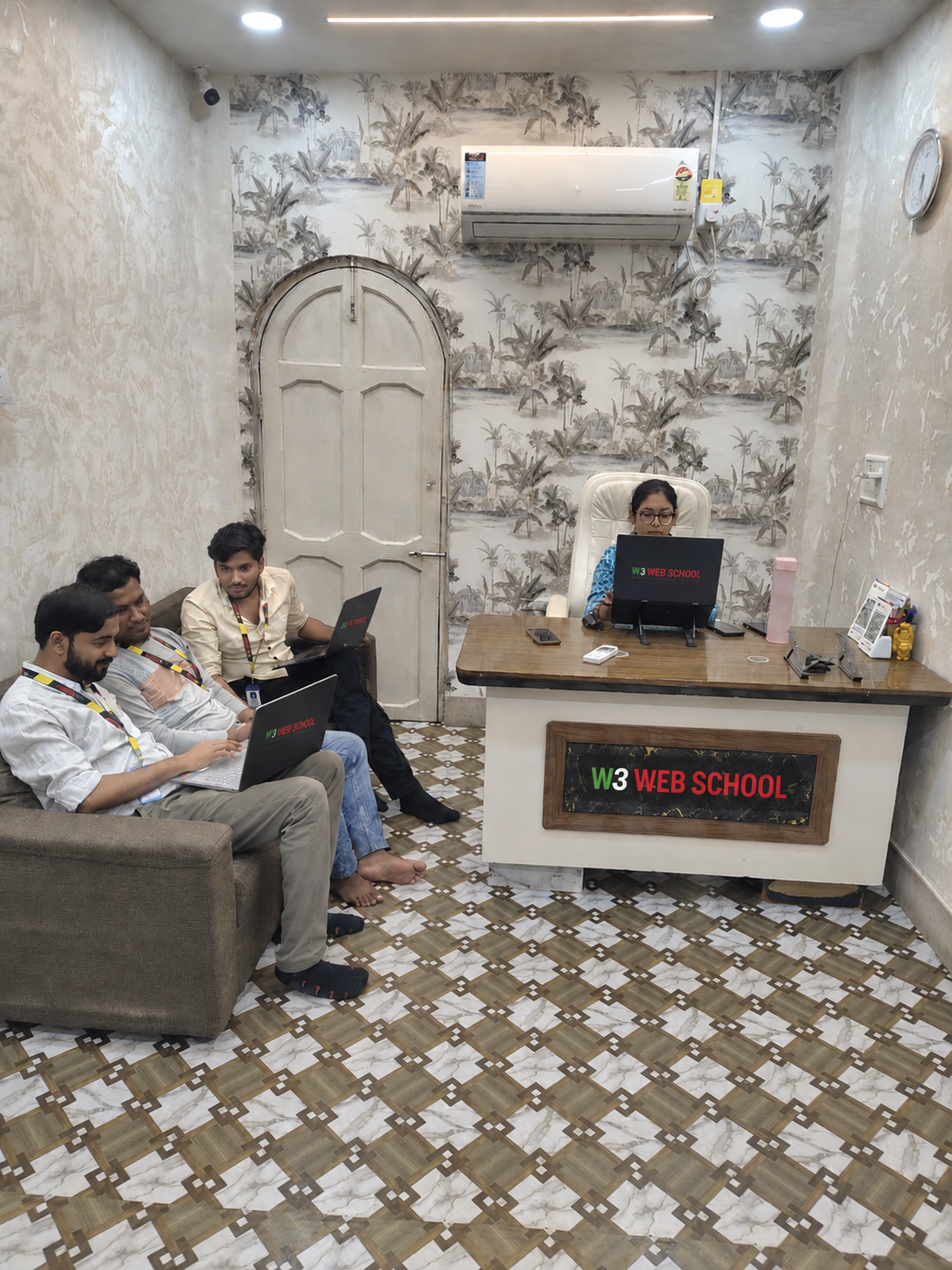 Receptation W3 Web School Reception Area